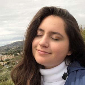 Meet your Posher, Alina